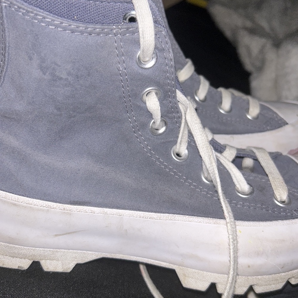 Converses - Picture 3 of 4